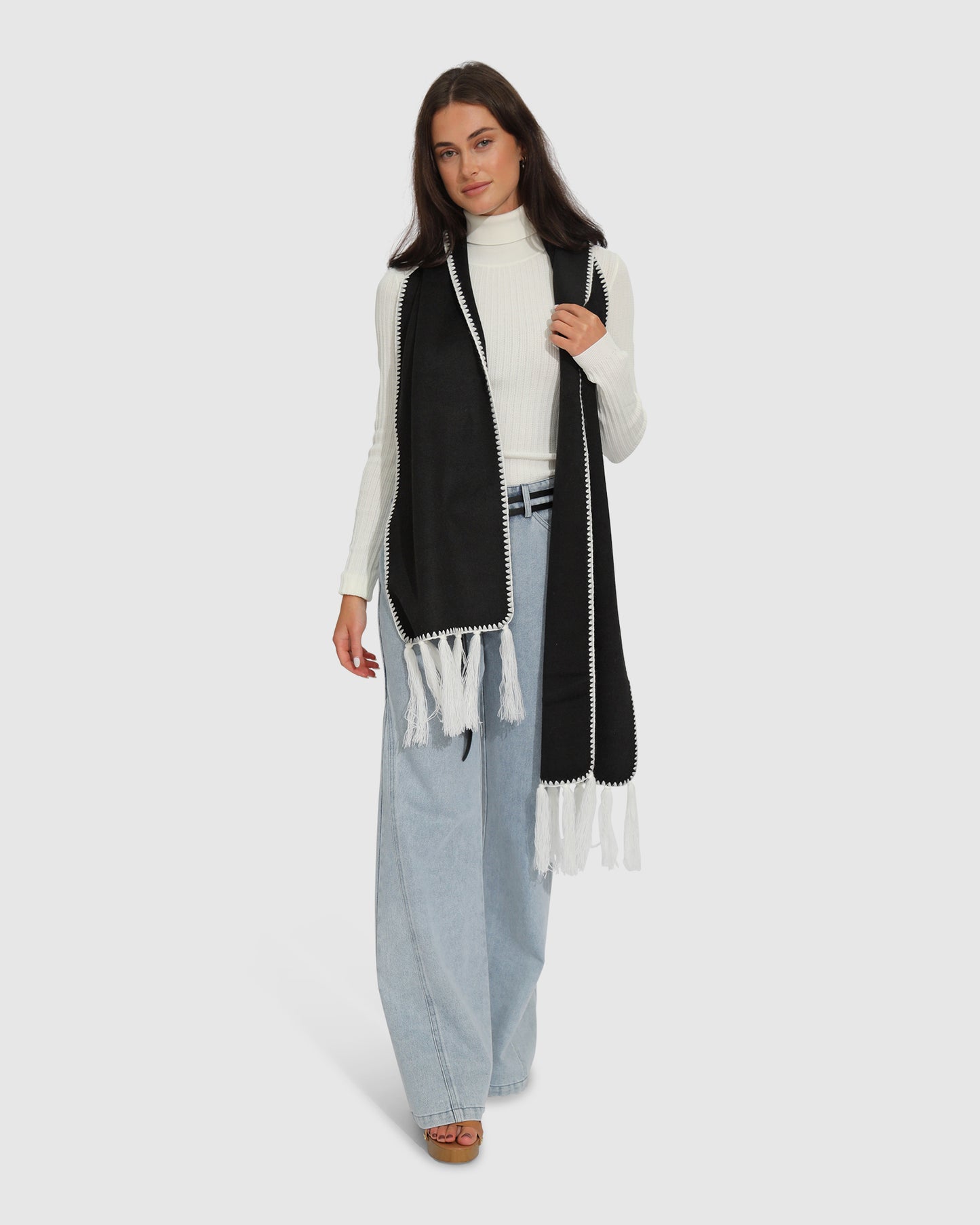 Mountain Side Scarf - Black