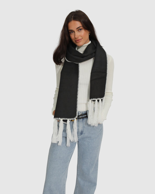 Mountain Side Scarf - Black