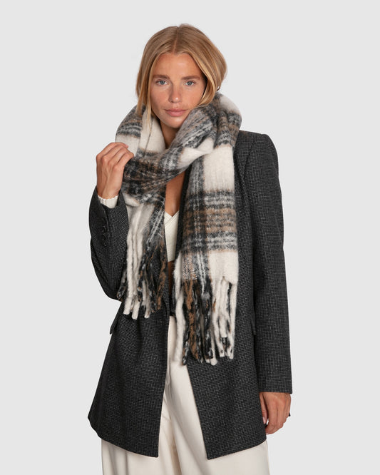 Still Into You Scarf - Black/White