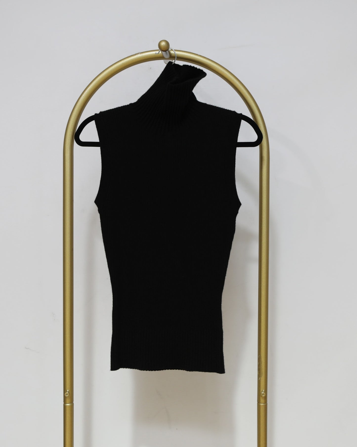 Sleeveless Ribbed Turtleneck Top - Black