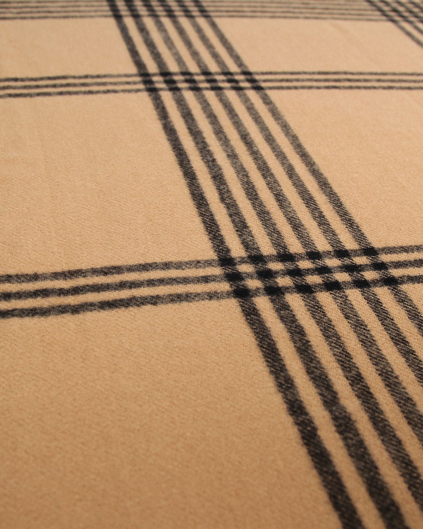 panorama-camel-check-scarf-texture-02_2f49c933-a2da-48d4-806a-6fb0ba1b9fd0.jpg