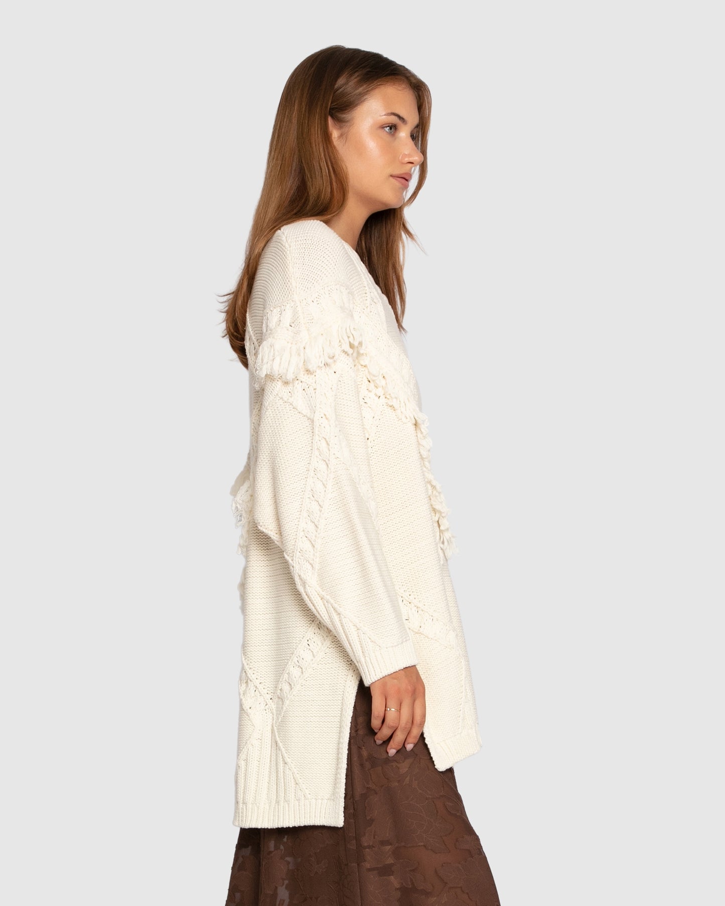 Oversized knit sweater side view cream
