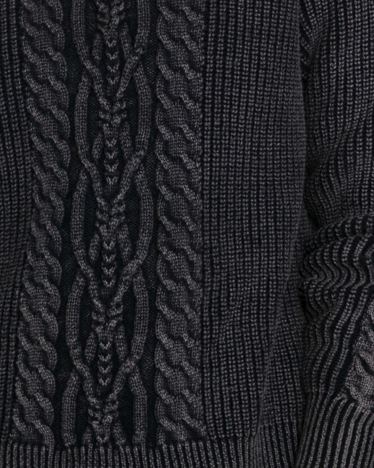 Cable knit sweater detailed view navy
