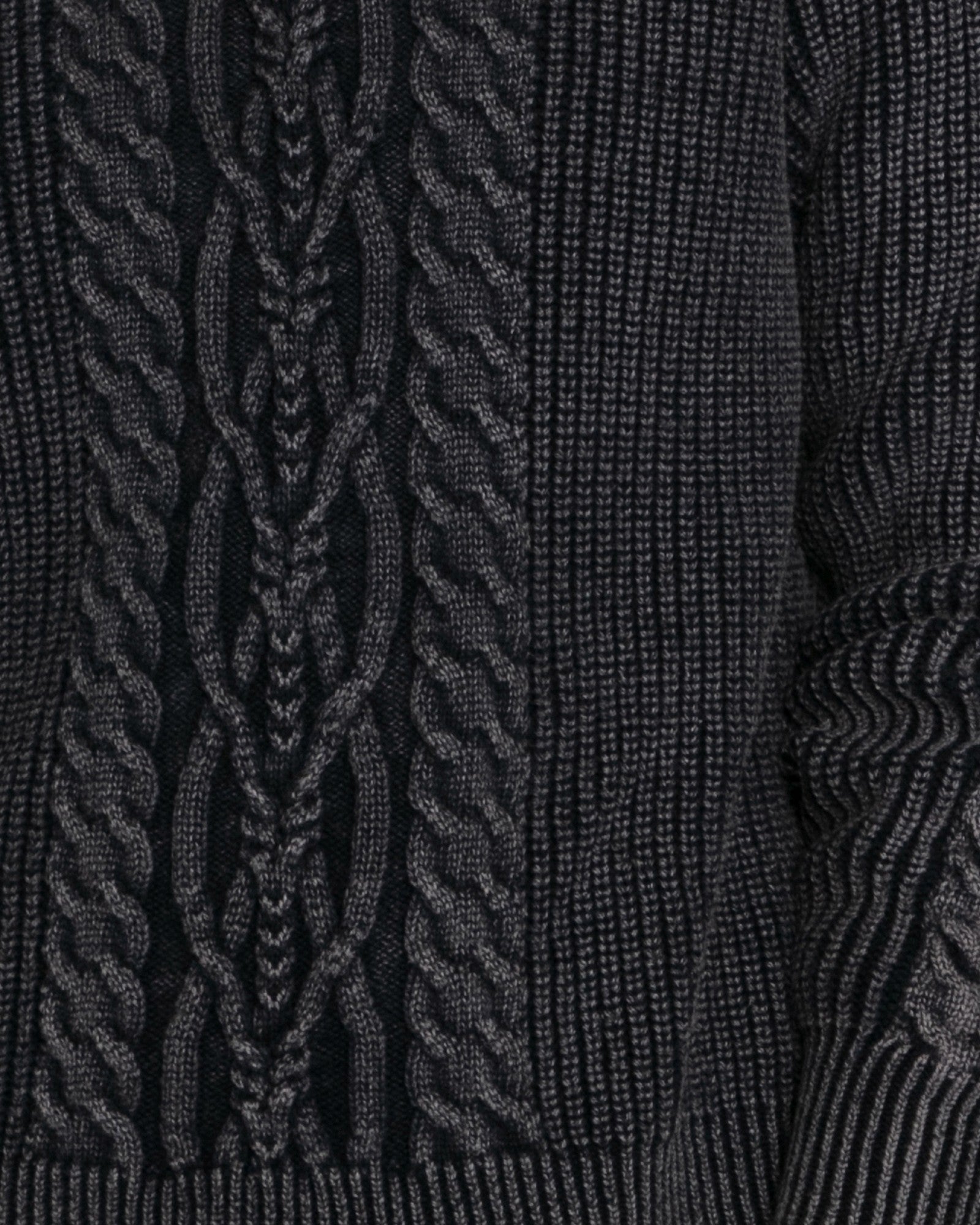 Cable knit sweater detailed view navy
