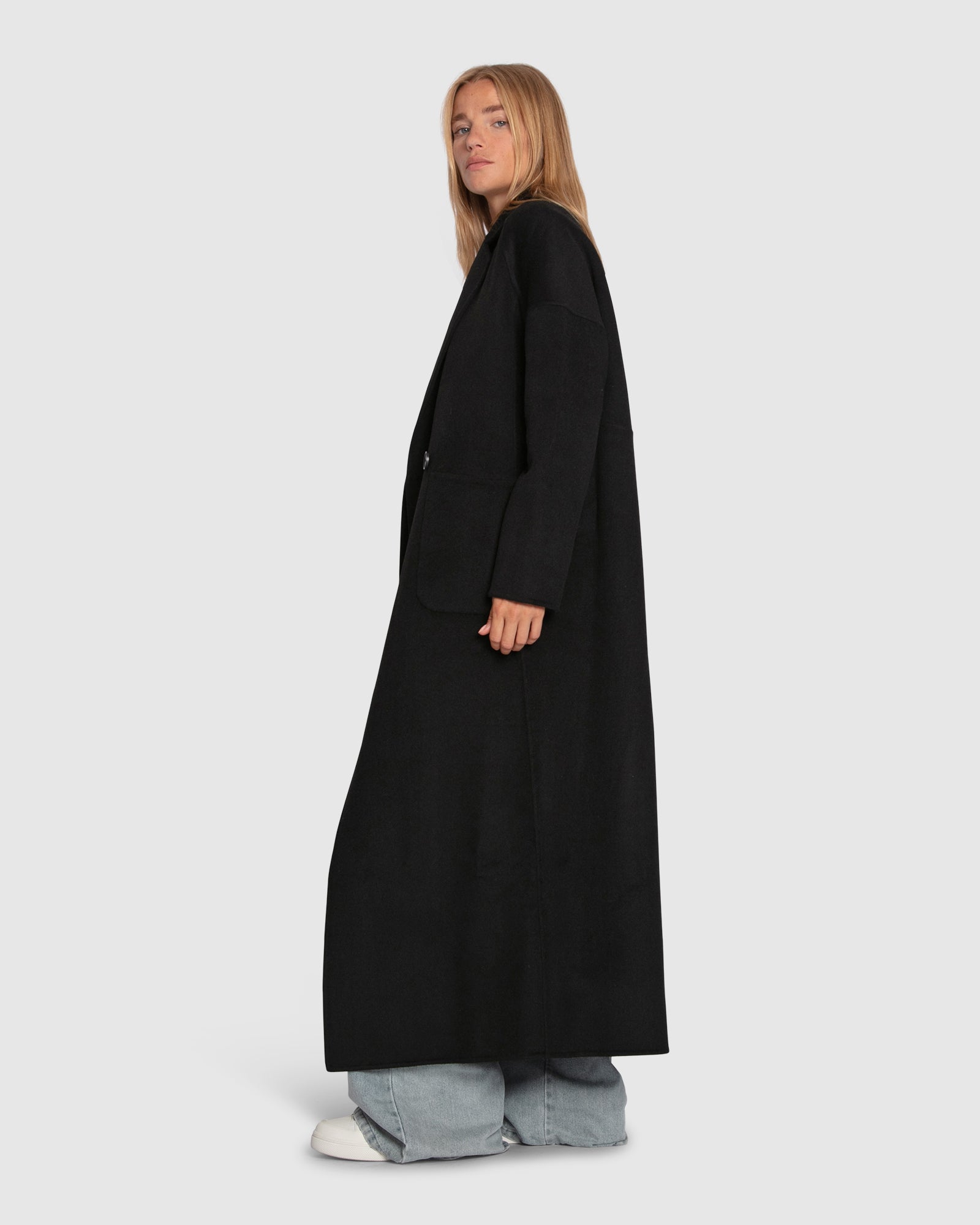 Publisher Maxi Wool Blend Coat - Black – Belle & Bloom