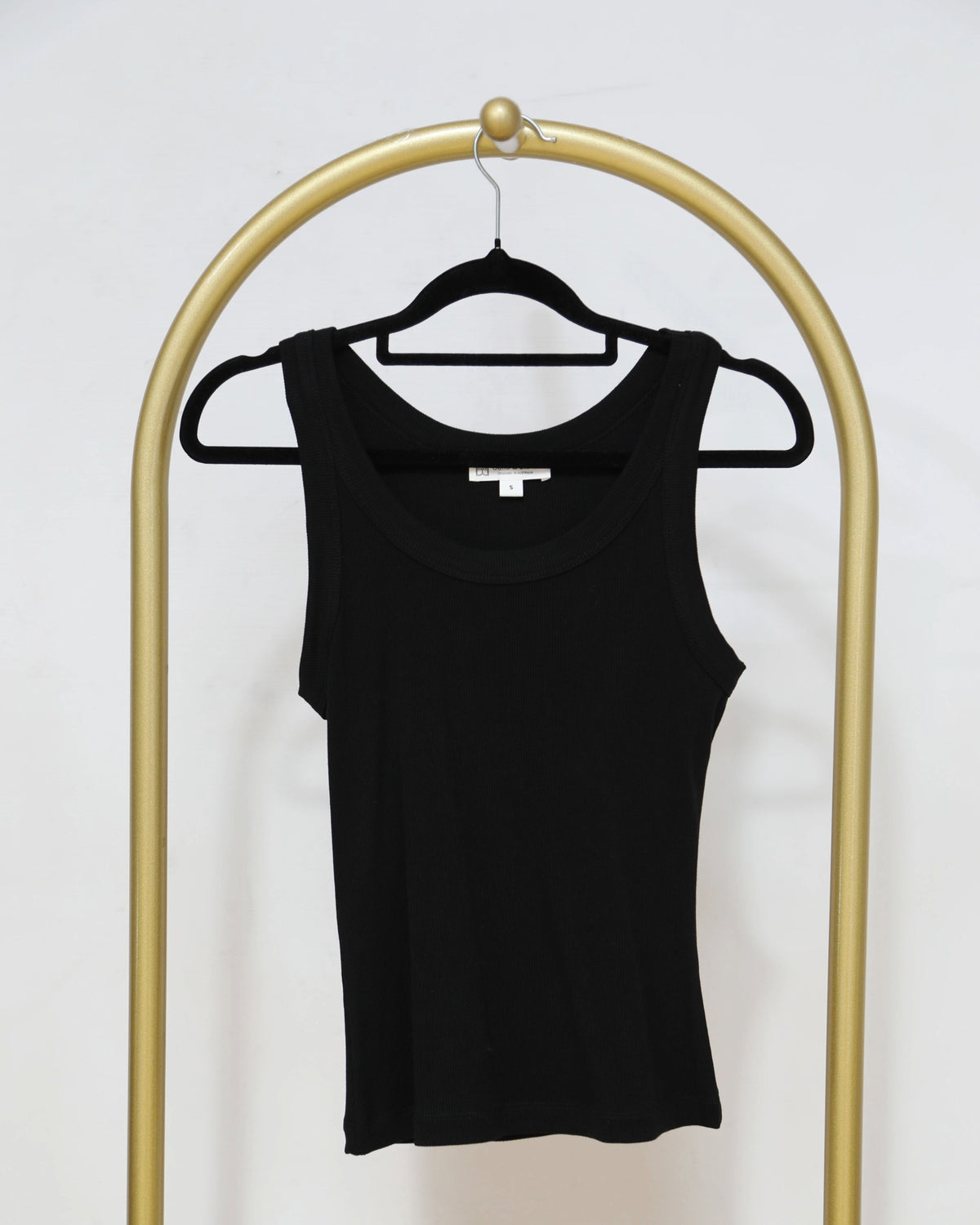Ribbed Scoop Neck Tank Top - Black