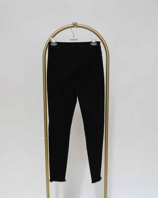 Skinny Jeans with Frayed Hem - Black