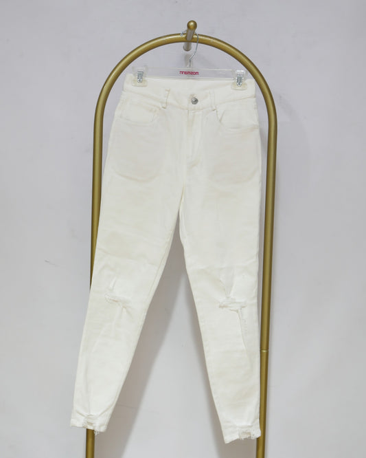 Distressed Skinny Jean - White