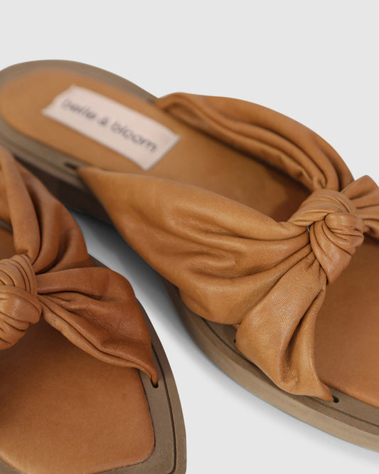 You & I Knot Detail Slides - Caramel