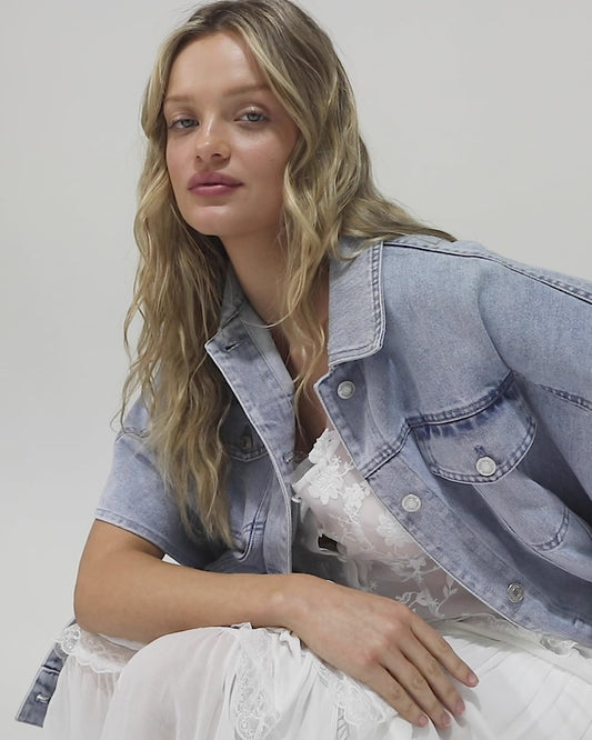 Belle & Bloom California Soul Oversized Denim Vest stonewash – stitching and fabric detail