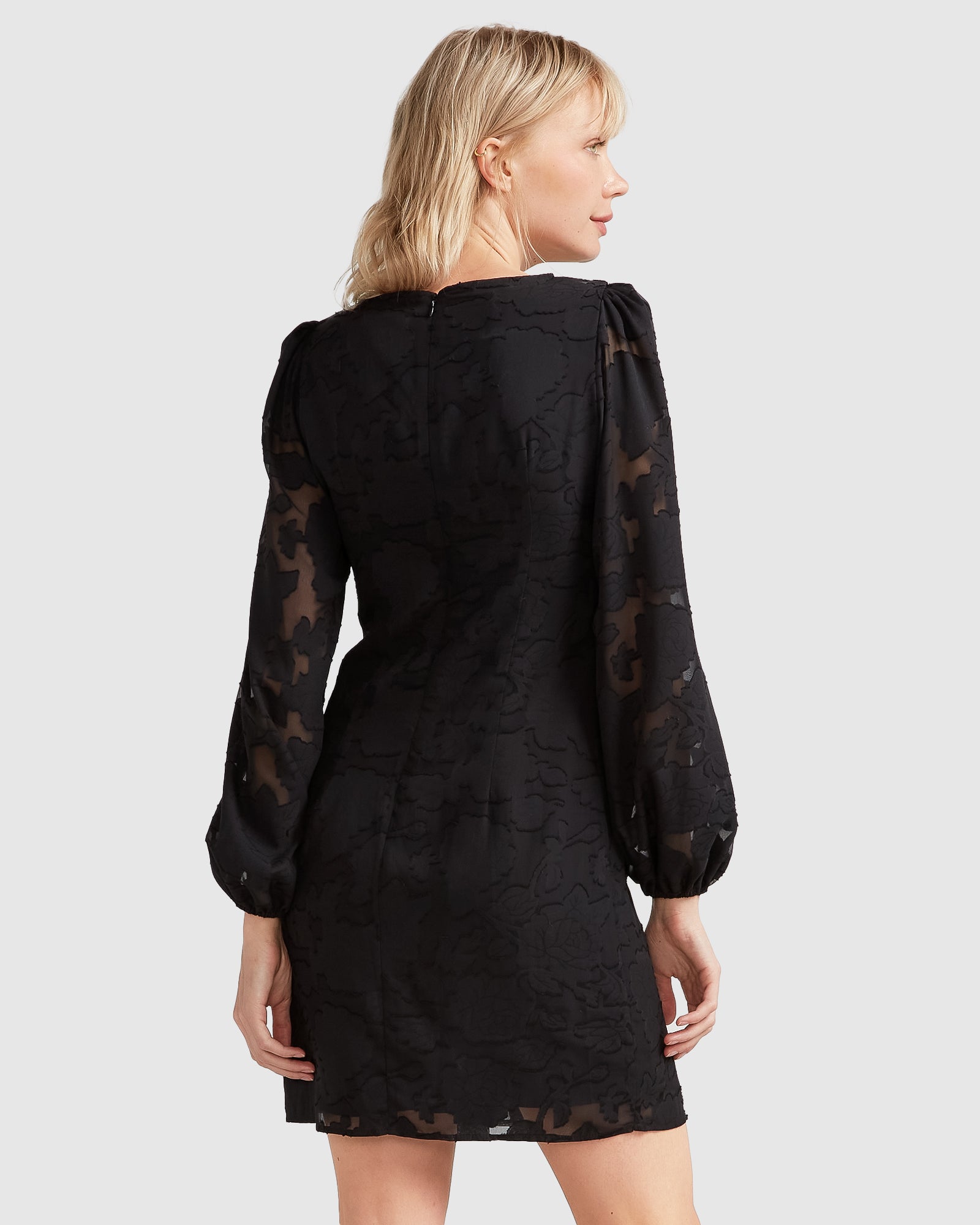3_Kiss_The_Star_Black_Back.jpg