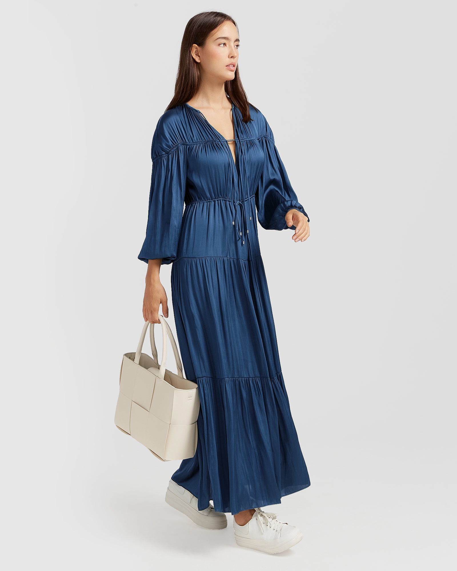 4_Window_Seat_Blue_Bag.jpg