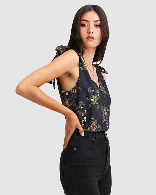 feel-for-you-navy-print-v-neck-top-side_8e38c065-38b6-476a-a9e5-82222fa8aed2.jpg