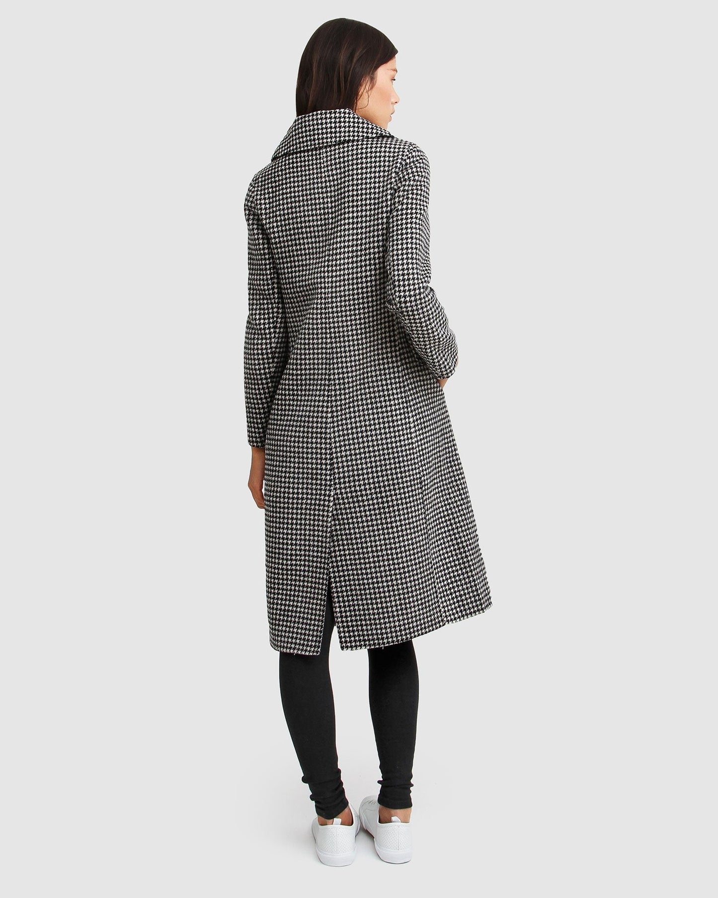 save-my-love-black-_-white-wool-coat-back_9d31b55f-ade6-4d6a-a690-c3acea6fc4a0.jpg